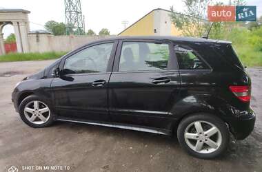 Хэтчбек Mercedes-Benz B-Class 2009 в 