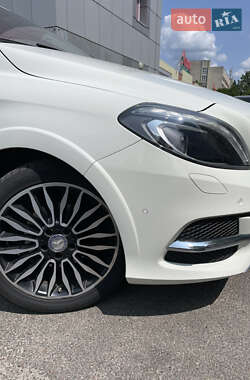 Хэтчбек Mercedes-Benz B-Class 2015 в 