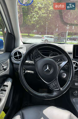 Хэтчбек Mercedes-Benz B-Class 2015 в 