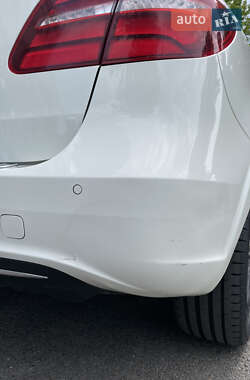 Хэтчбек Mercedes-Benz B-Class 2015 в 