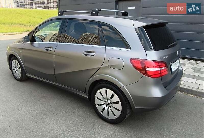 Хэтчбек Mercedes-Benz B-Class 2017 в Киеве