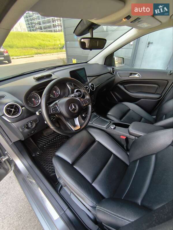 Хэтчбек Mercedes-Benz B-Class 2017 в Киеве