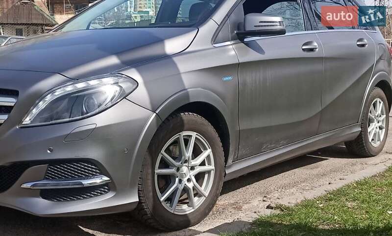 Хэтчбек Mercedes-Benz B-Class 2017 в Киеве