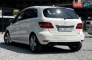 Хэтчбек Mercedes-Benz B-Class 2011 в 