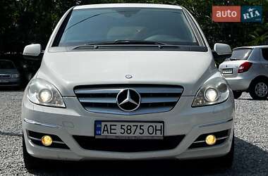 Хэтчбек Mercedes-Benz B-Class 2011 в 