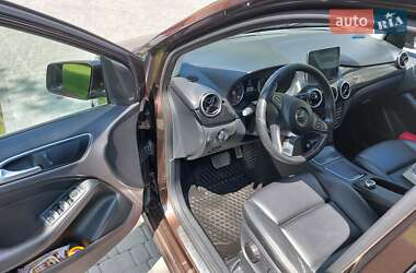 Хэтчбек Mercedes-Benz B-Class 2016 в 