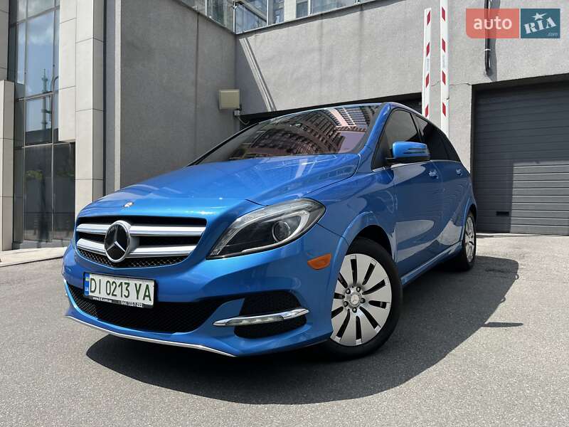 Хэтчбек Mercedes-Benz B-Class 2015 в 
