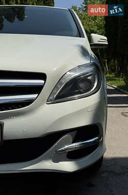 Хэтчбек Mercedes-Benz B-Class 2016 в 