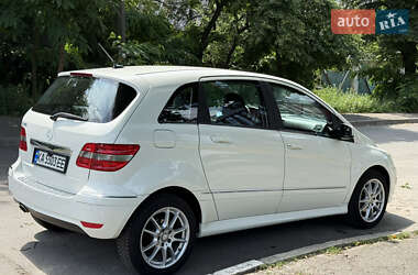 Хетчбек Mercedes-Benz B-Class 2011 в 