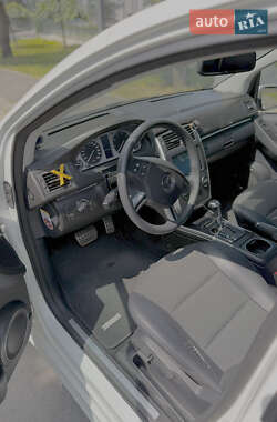 Хетчбек Mercedes-Benz B-Class 2011 в 