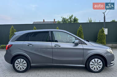 Хэтчбек Mercedes-Benz B-Class 2017 в 