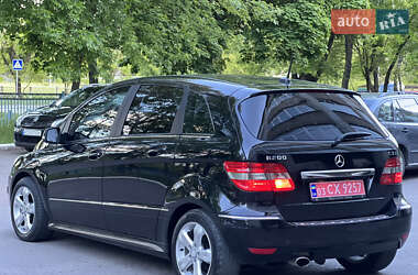 Хэтчбек Mercedes-Benz B-Class 2010 в 