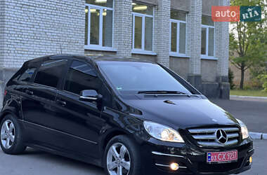 Хэтчбек Mercedes-Benz B-Class 2010 в 