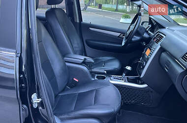 Хэтчбек Mercedes-Benz B-Class 2010 в 