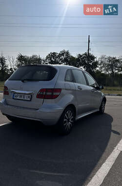 Хэтчбек Mercedes-Benz B-Class 2009 в 