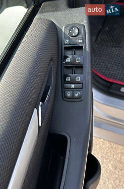 Хэтчбек Mercedes-Benz B-Class 2009 в 