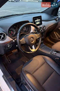 Хэтчбек Mercedes-Benz B-Class 2014 в 