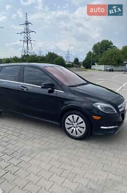 Хэтчбек Mercedes-Benz B-Class 2017 в 