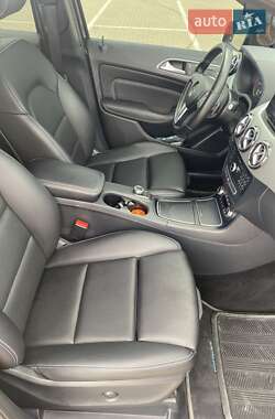 Хэтчбек Mercedes-Benz B-Class 2017 в 