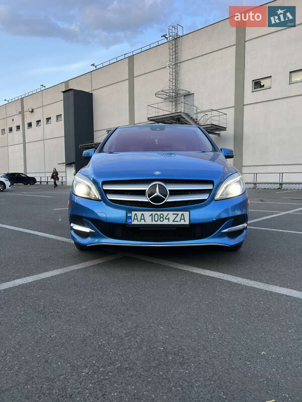 Хэтчбек Mercedes-Benz B-Class 2014 в Киеве
