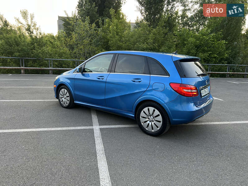 Хэтчбек Mercedes-Benz B-Class 2014 в Киеве