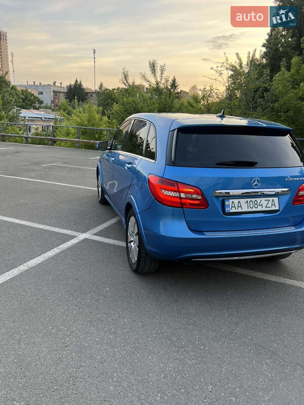 Хэтчбек Mercedes-Benz B-Class 2014 в Киеве