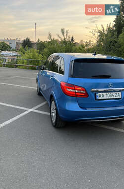 Хэтчбек Mercedes-Benz B-Class 2014 в 
