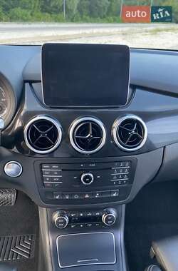 Хэтчбек Mercedes-Benz B-Class 2017 в 