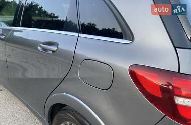Хэтчбек Mercedes-Benz B-Class 2017 в 