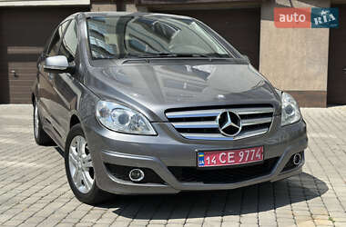 Хэтчбек Mercedes-Benz B-Class 2010 в 