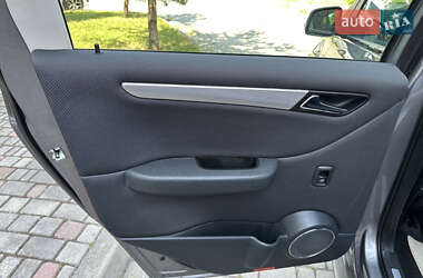 Хэтчбек Mercedes-Benz B-Class 2010 в 