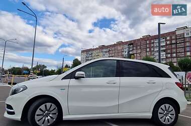 Хэтчбек Mercedes-Benz B-Class 2017 в 