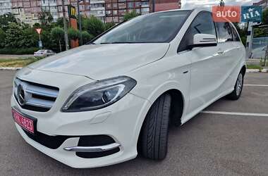 Хэтчбек Mercedes-Benz B-Class 2017 в 
