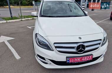 Хэтчбек Mercedes-Benz B-Class 2017 в 