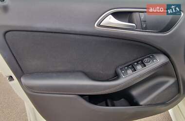 Хэтчбек Mercedes-Benz B-Class 2017 в 