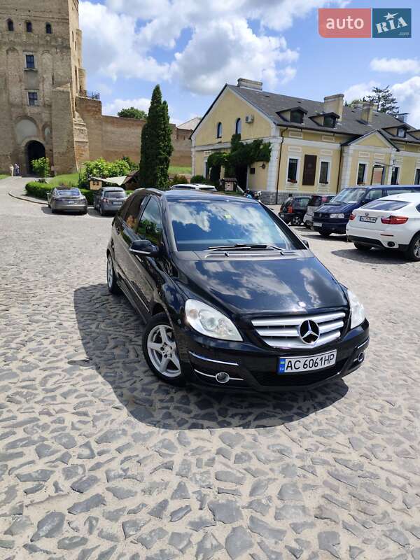 Хэтчбек Mercedes-Benz B-Class 2008 в 