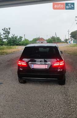 Хэтчбек Mercedes-Benz B-Class 2016 в 