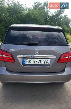 Хэтчбек Mercedes-Benz B-Class 2015 в 