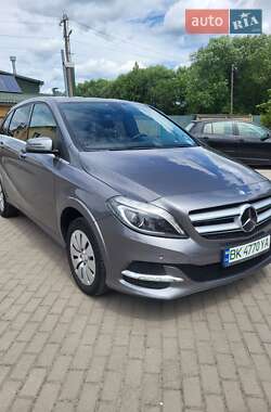 Хэтчбек Mercedes-Benz B-Class 2015 в 