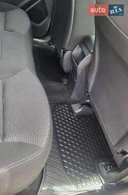 Хэтчбек Mercedes-Benz B-Class 2015 в 