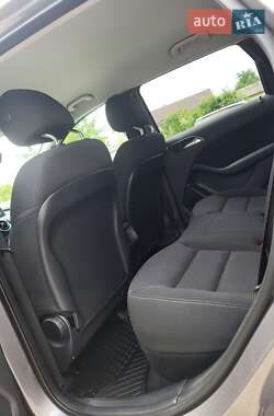 Хэтчбек Mercedes-Benz B-Class 2015 в 