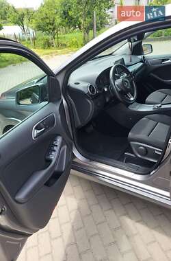 Хэтчбек Mercedes-Benz B-Class 2015 в 