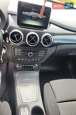 Хэтчбек Mercedes-Benz B-Class 2015 в 