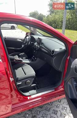 Хэтчбек Mercedes-Benz B-Class 2015 в 