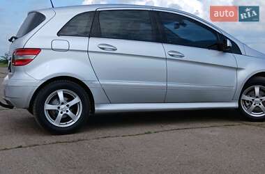 Хэтчбек Mercedes-Benz B-Class 2009 в 