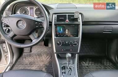 Хэтчбек Mercedes-Benz B-Class 2009 в 
