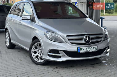 Хэтчбек Mercedes-Benz B-Class 2016 в 