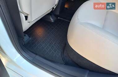Хэтчбек Mercedes-Benz B-Class 2017 в 