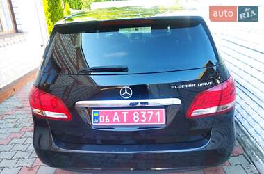 Хэтчбек Mercedes-Benz B-Class 2015 в 