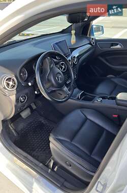 Хэтчбек Mercedes-Benz B-Class 2015 в 